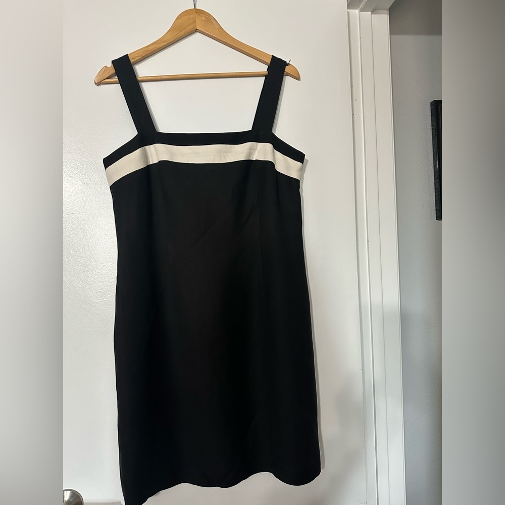 Ann Taylor Black and White Sheath Mini Dress